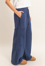 Essential Star Wide Leg Sweatpant