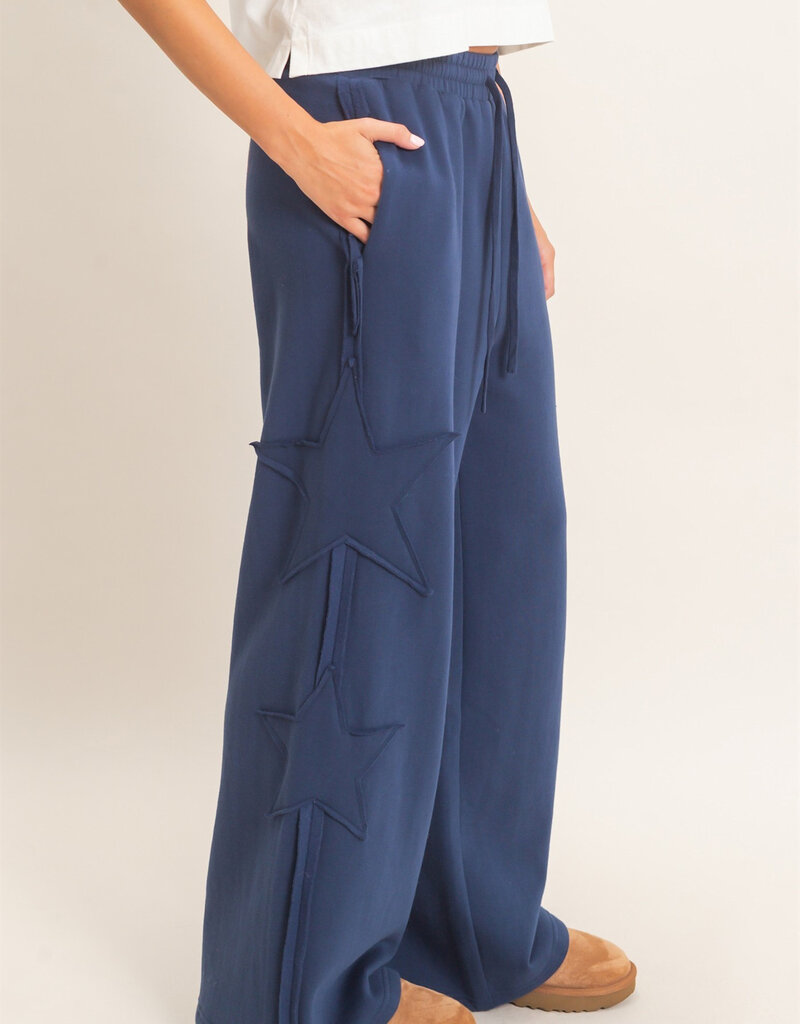 Essential Star Wide Leg Sweatpant