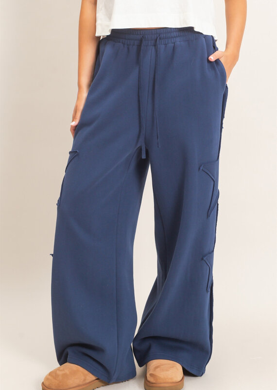 Essential Star Wide Leg Sweatpant