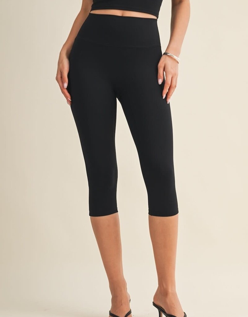 GLO Aligned Performance Capri Leggings