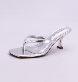 Thong Strap Kitten Heels