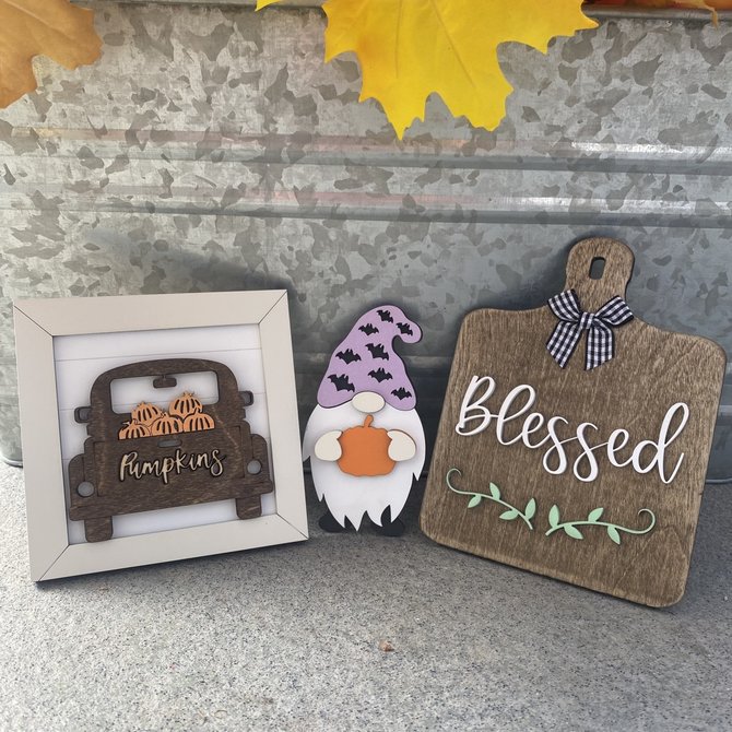 Assorted 3D Fall Signs
