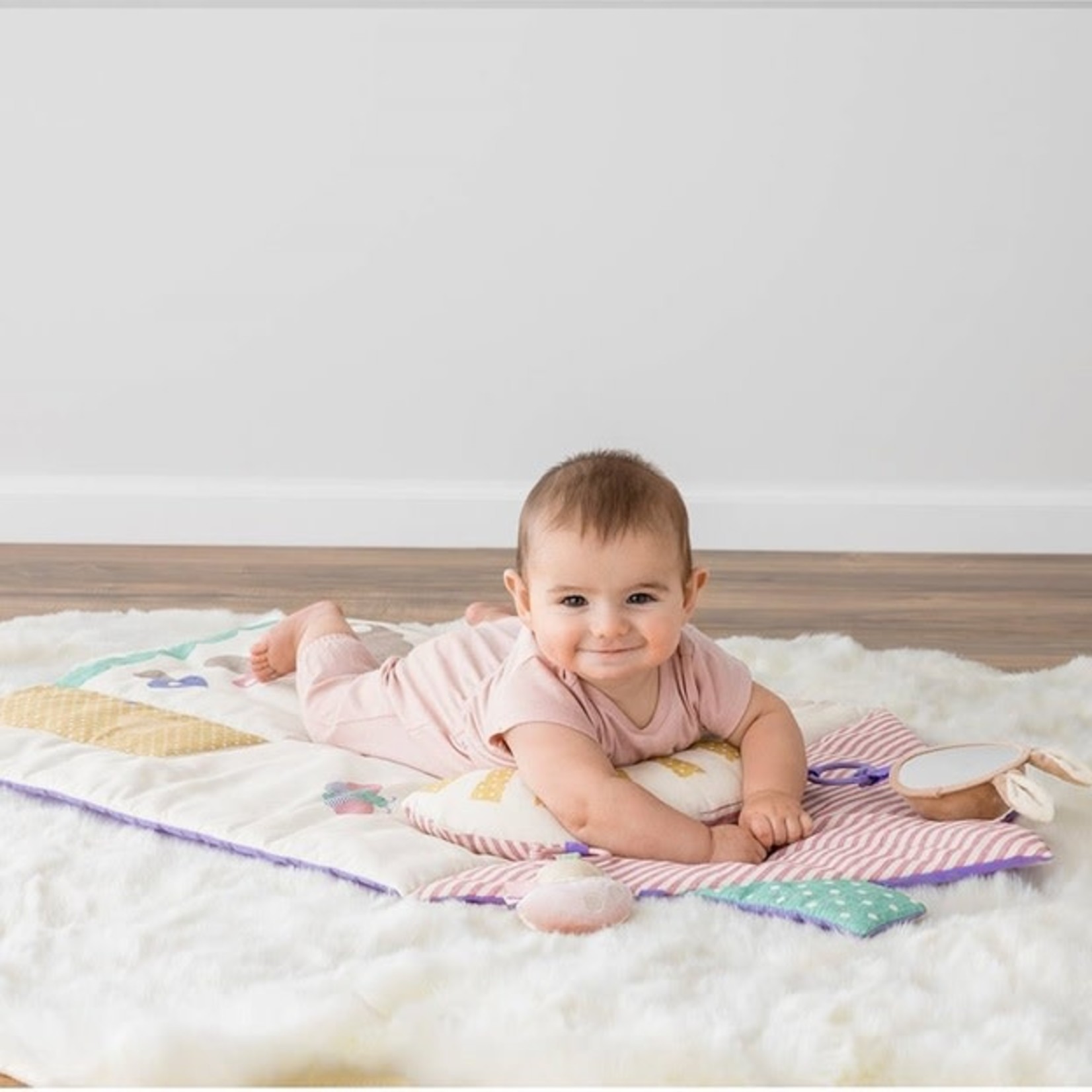 Itzy Ritzy Itzy Ritzy- Bitzy Bespoke™ Ritzy Tummy Time (Mat)