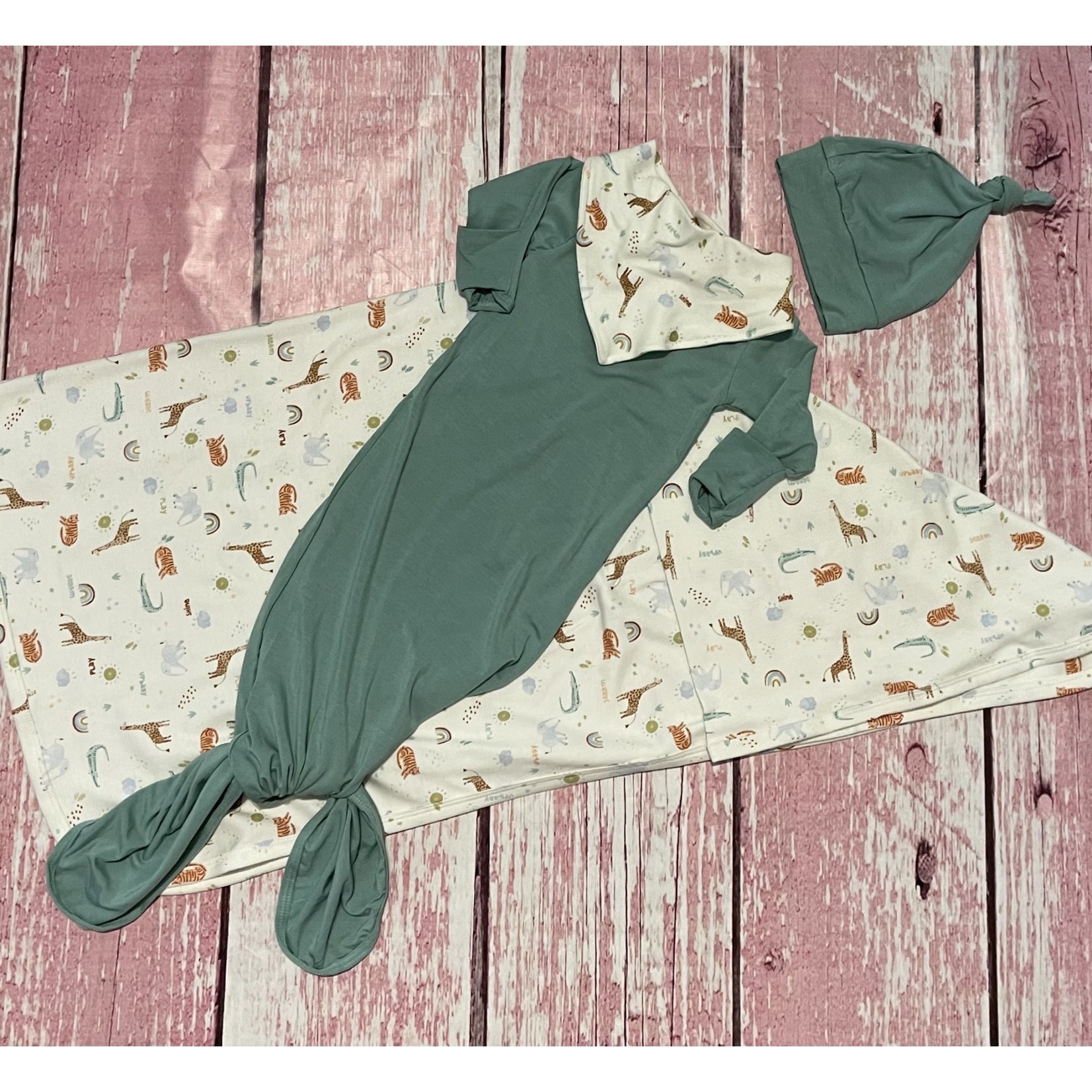 up baby Up Baby- Animal Swaddle & Bandana Bib Set