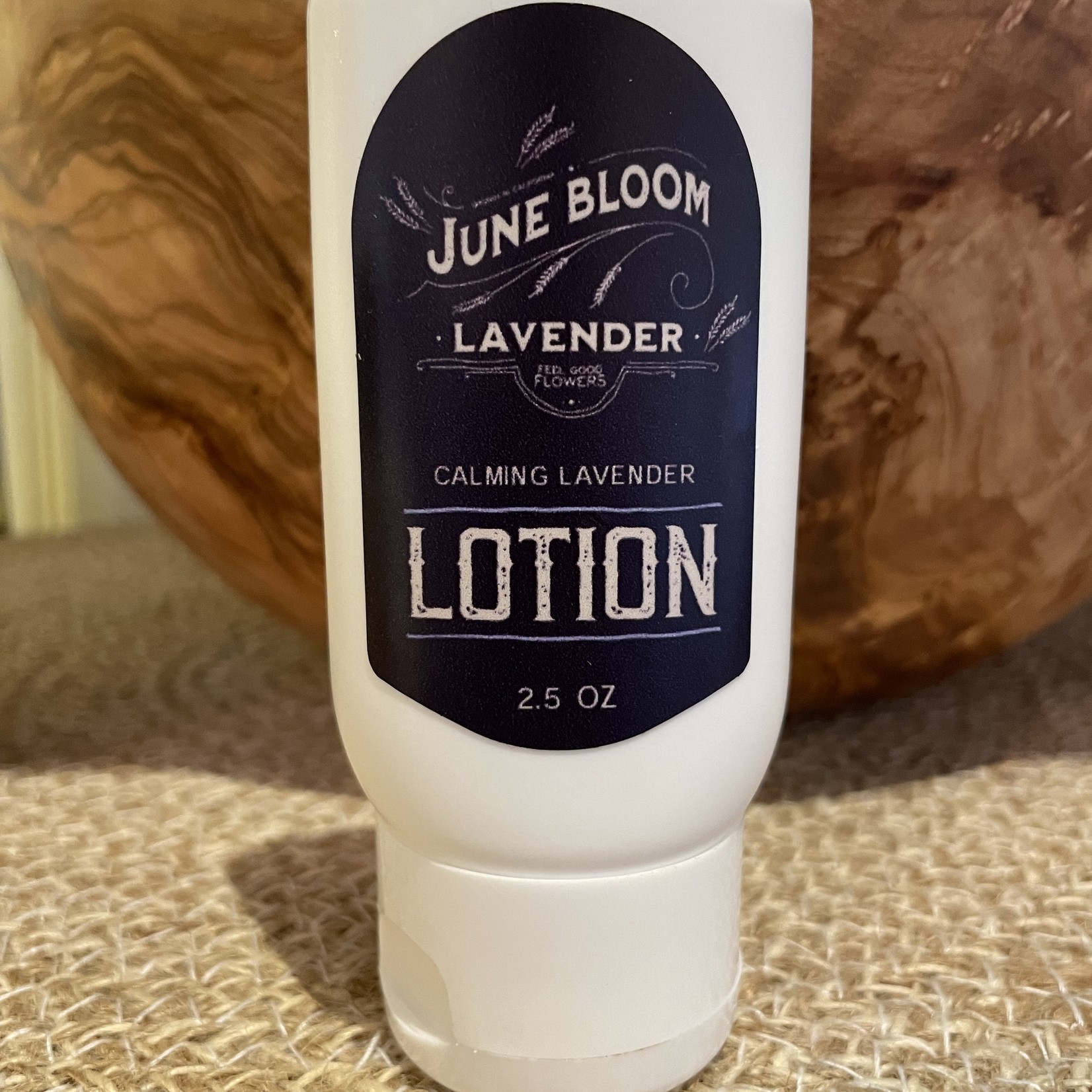 https://cdn.shoplightspeed.com/shops/639230/files/51342414/1652x1652x1/june-bloom-lavender-june-bloom-hand-lotion.jpg