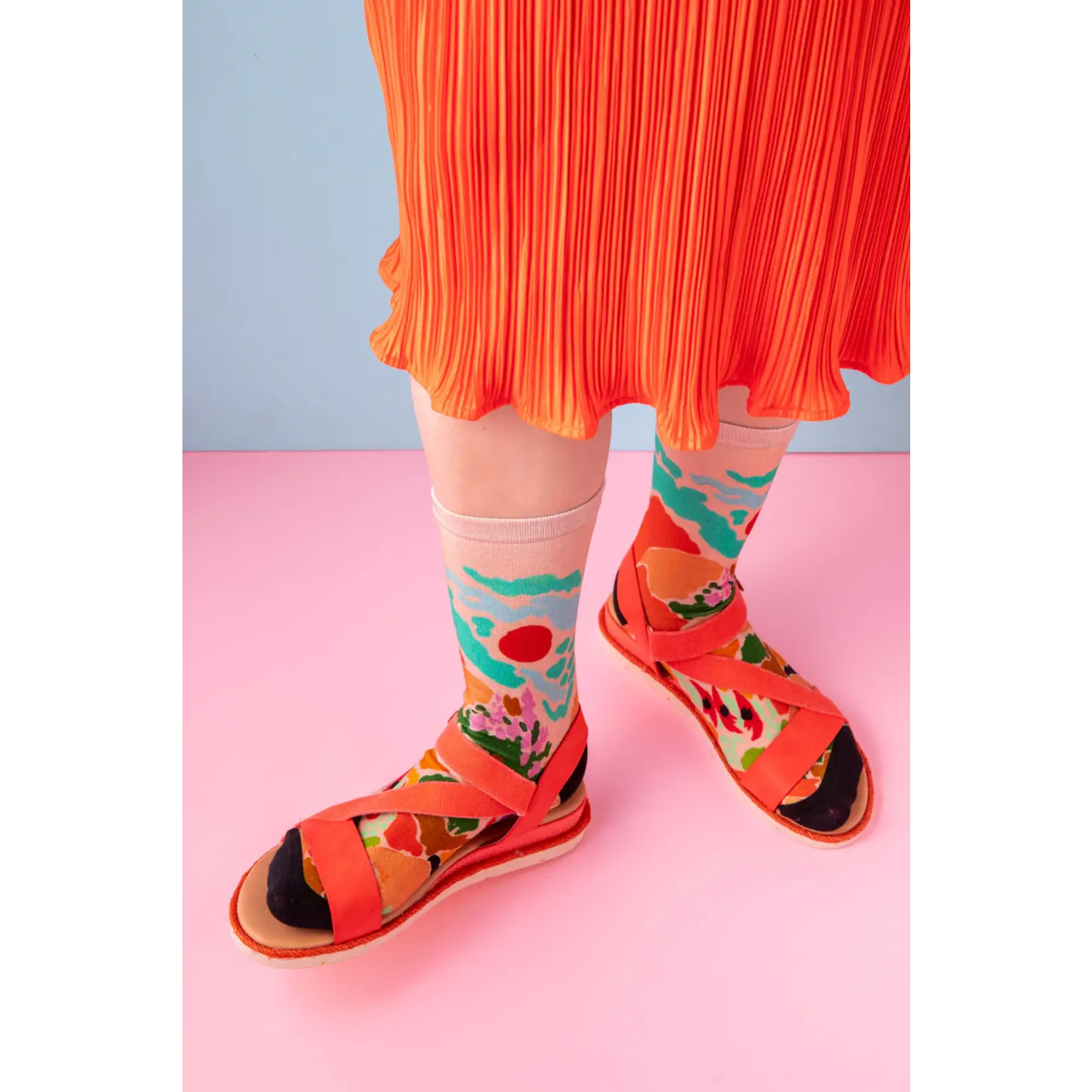 Julie White Socks - Rainbow Outback