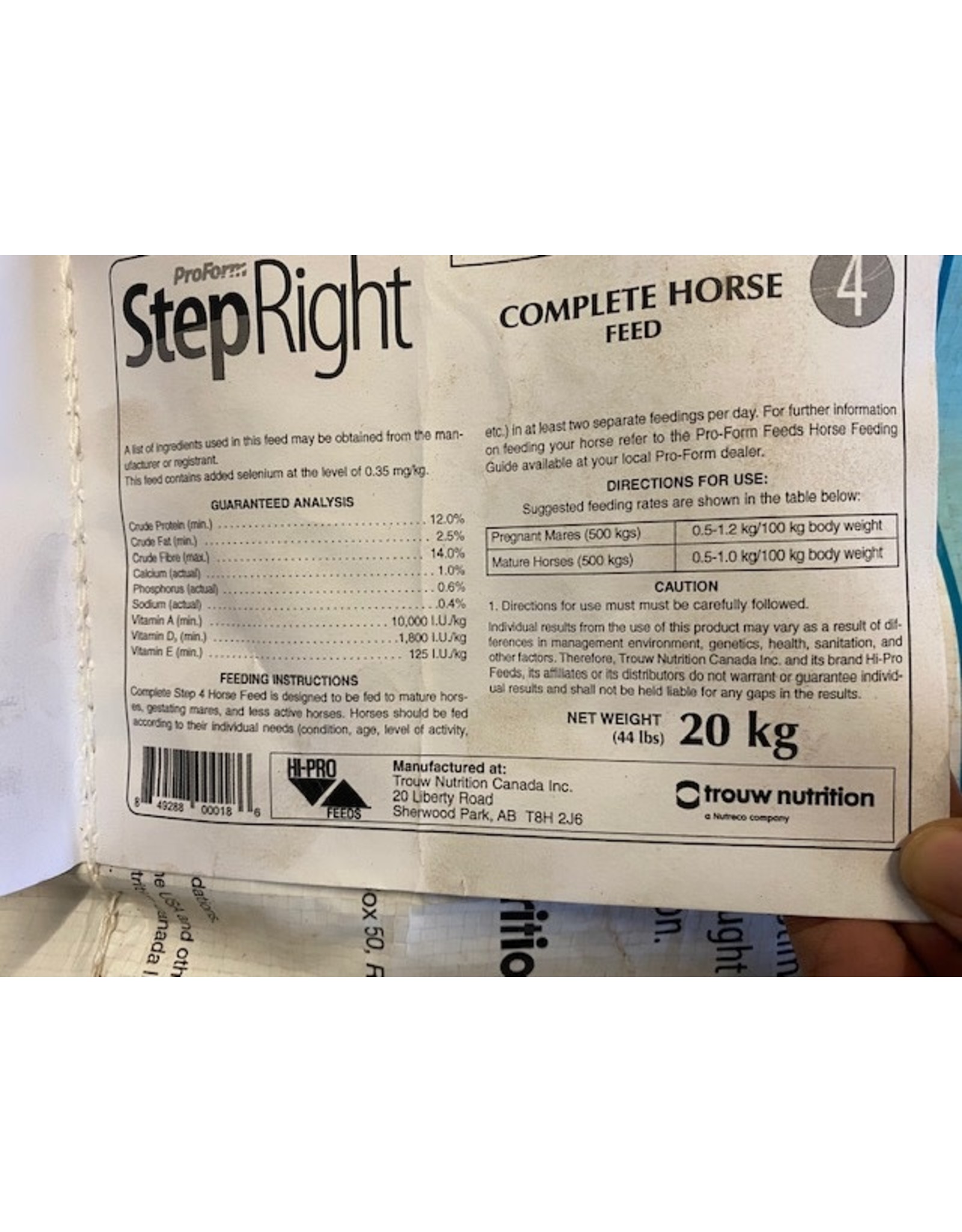 Step Right STEP RIGHT - STEP  4 - COMPLETE PELLET (20)  - NSC 21.5 - CP 12%, Fat 2.5%, Fiber 14%