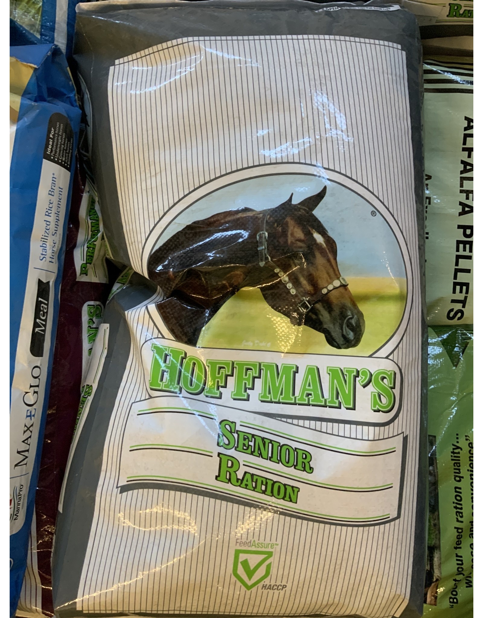 Hoffman's Hoffman’s 12% Senior Horse Ration Feed Form: Pellet 20KG |  Product #: H100300 - NSC 17.5% - CP 12% , Fat 5% , Fiber 24%