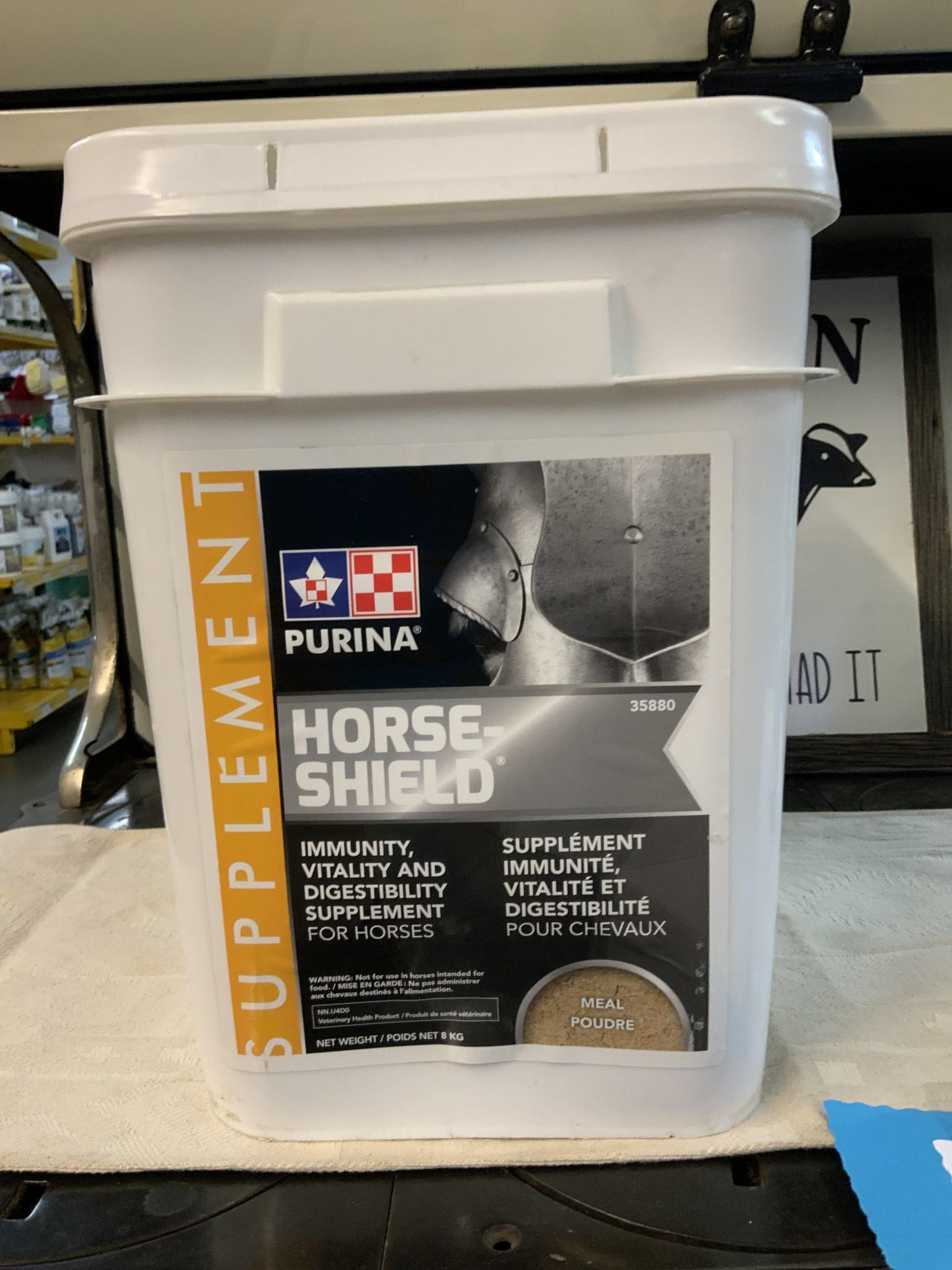 Purina PURINA Horse Shield 8 KG Pail CP35880 Medicine Hat Feeding 