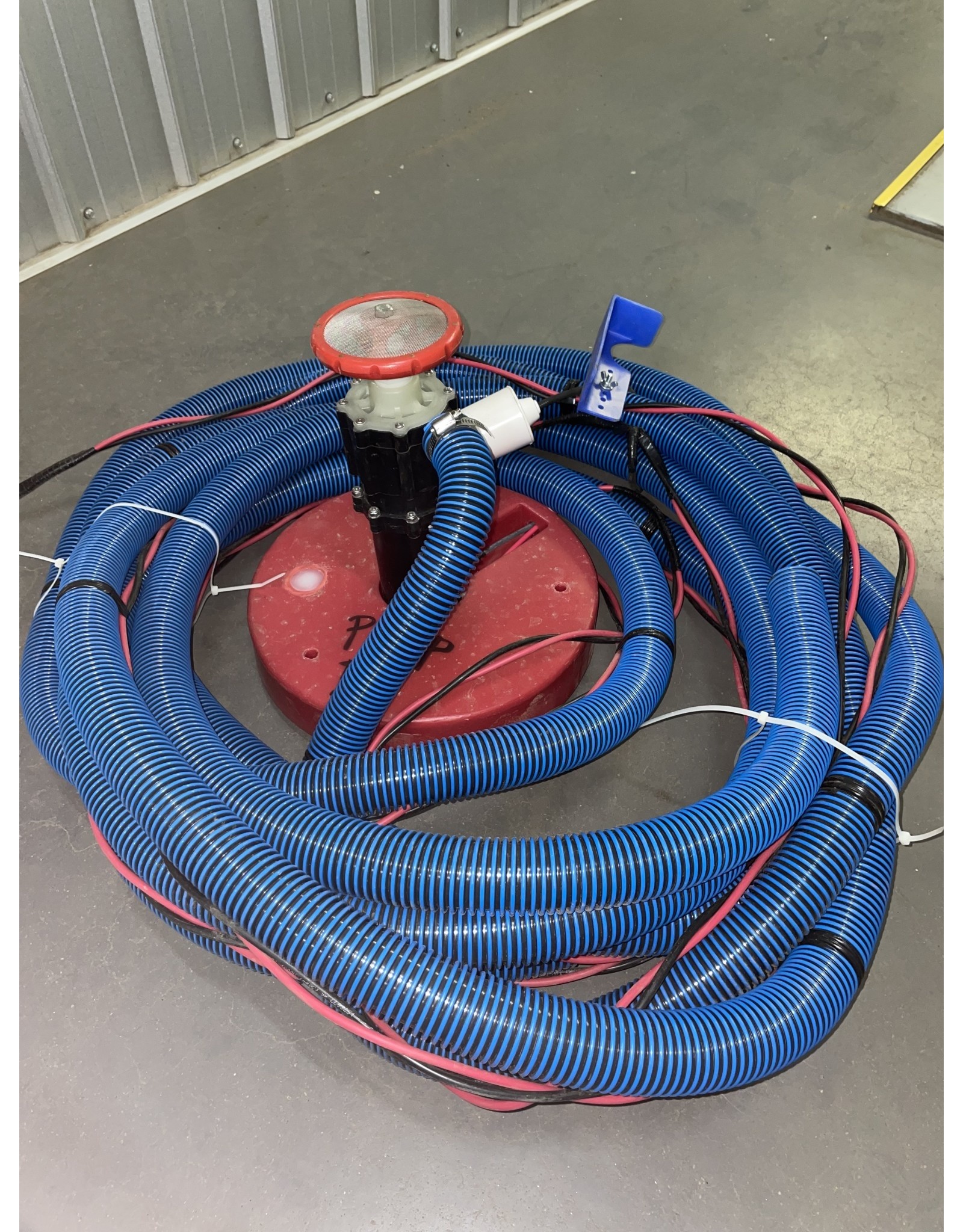 FLOATING PUMP B*** high lift - low volume PM5 12 v floating pump with 13 amp pill switch & 50' Hose & Wire - s/n 392 - 10FT 10gal min 100 pair, 30ft 10gal min 100 pair,  (35 feet, volume drops to 5 gal/m