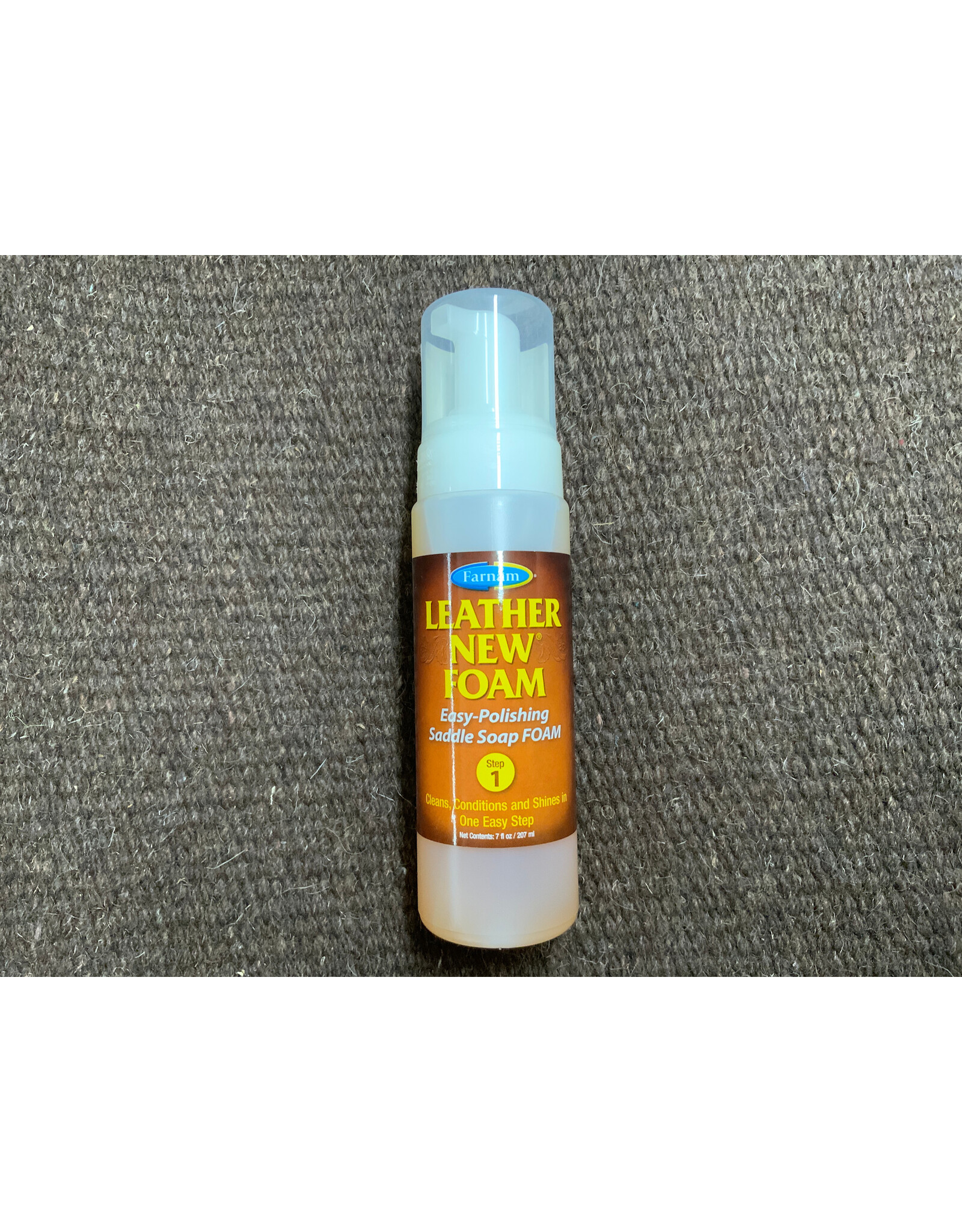 Farnam Leather New Foam 207 ml 205-907