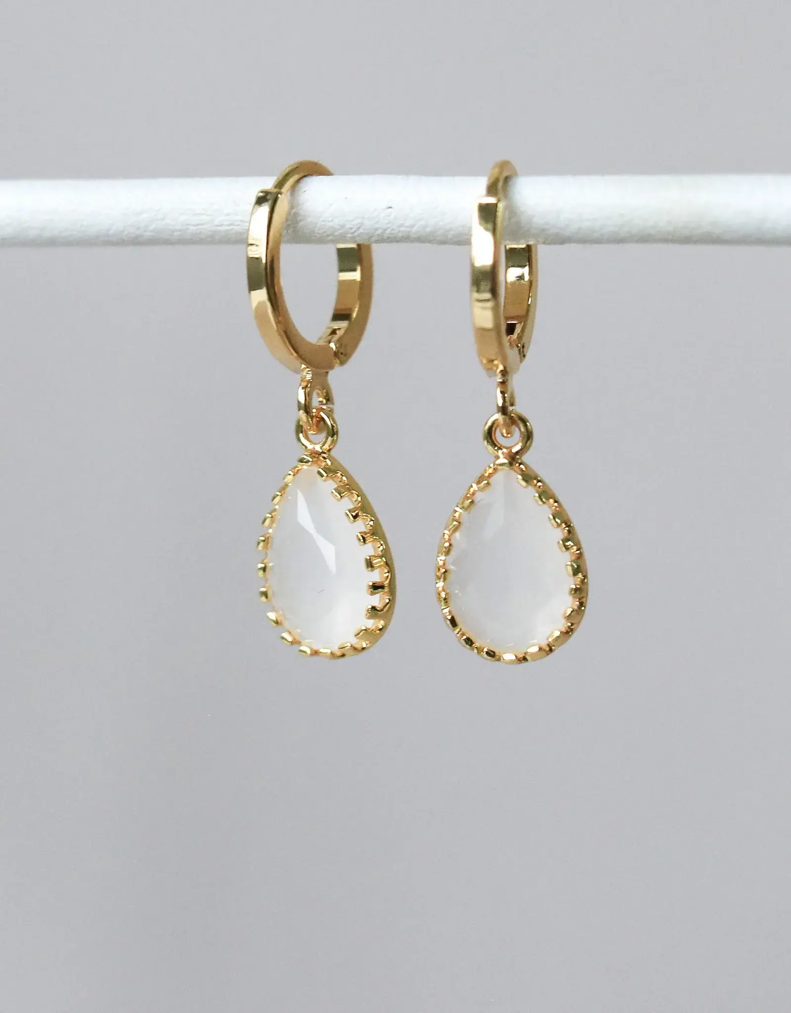 BOUCLES D'OREILLES :  DIPO CRÈME