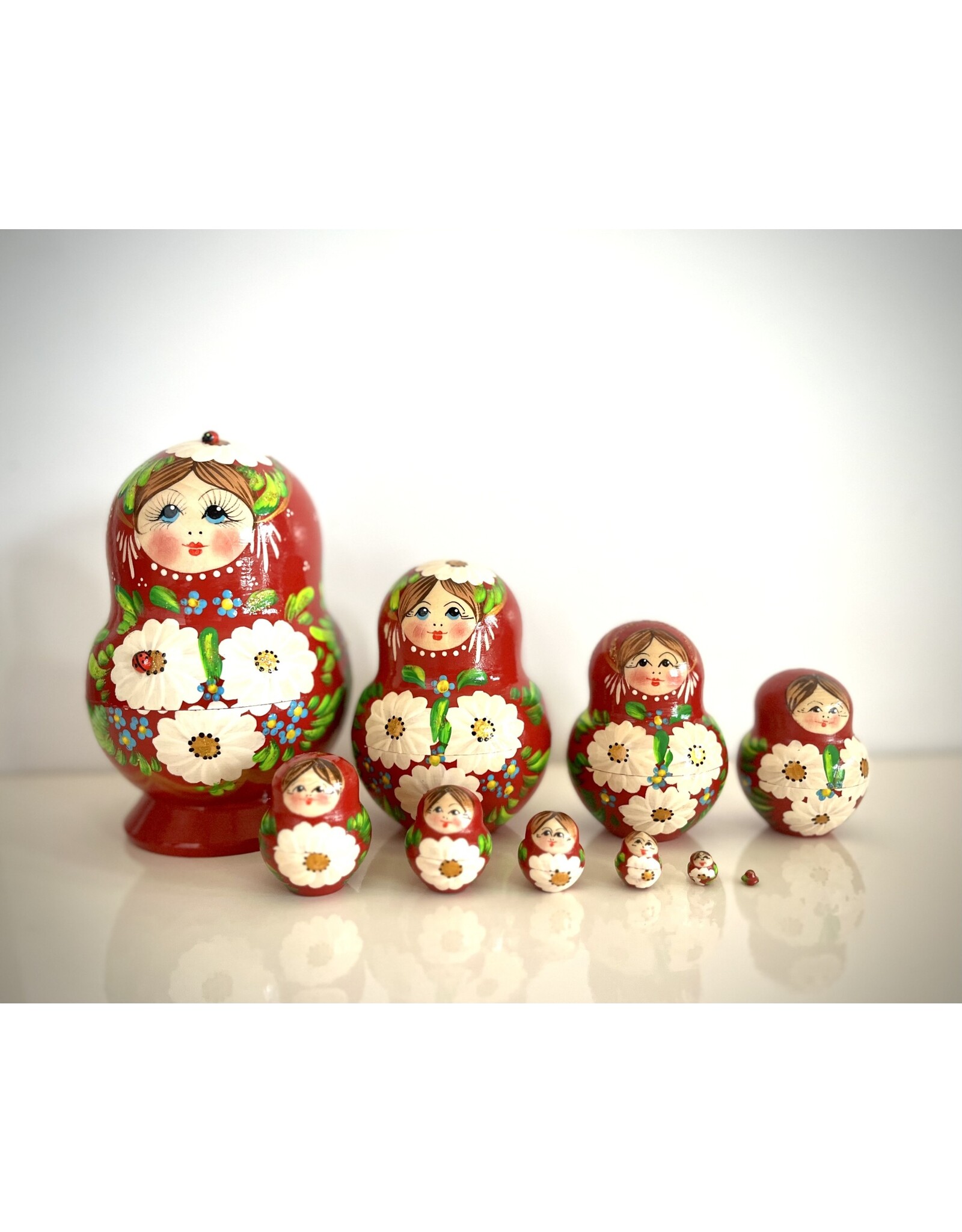 Hand-Painted Red Matryoshka w/ Daisies 10 Piece