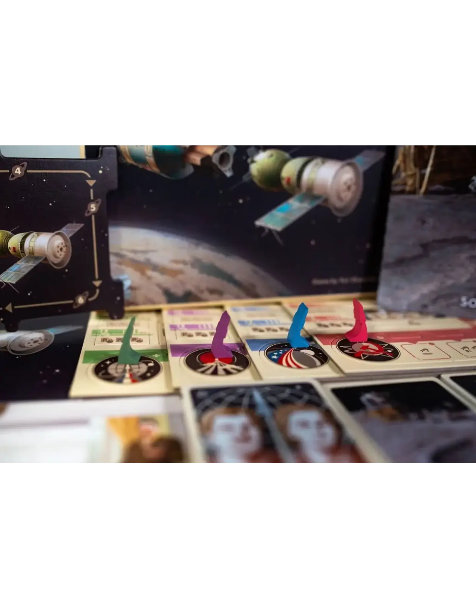 Space Explorers: Age of Ambition Board Game