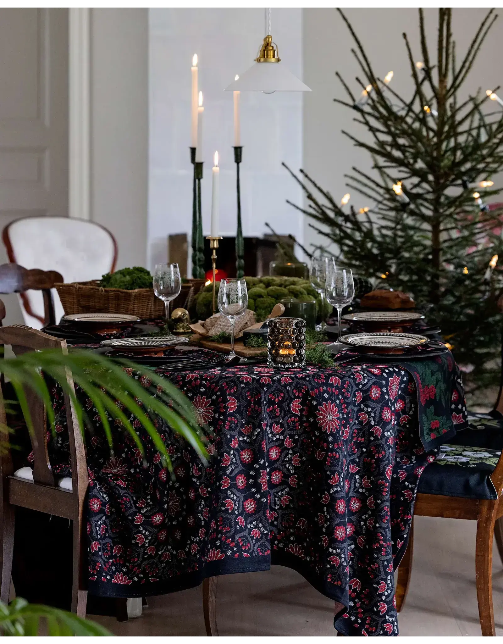Ekelund Bettys Jul Holiday Tablecloth 57" x 87"