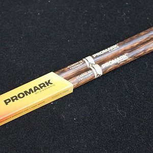 Promark ProMark Classic Forward 5B FireGrain Hickory Drumstick, Oval Wood Tip