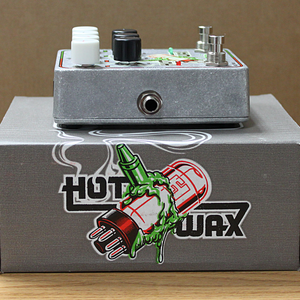 Electro-Harmonix Electro-Harmonix Hot Wax - Multi-effects pedal: Hot Tubes, Crayon, 9.6DC-200 PSU included
