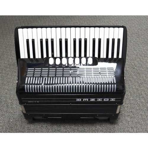 Hohner Used Hohner Amica III 96 Accordion w/Case Hohner Used Hohner Amica III 96 Accordion w/Case