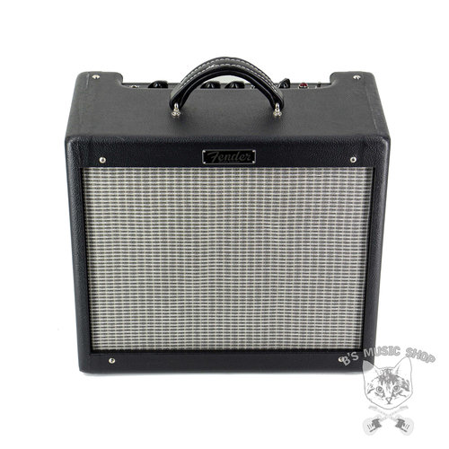 Fender Used Fender Blues Junior III 15 Watt 1x12 Combo Amp w/ Cover Fender Used Fender Blues Junior III 15 Watt 1x12 Combo Amp w/ Cover