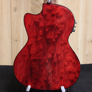 Lanikai Lanikai Quilted Maple Cutaway Electric Tenor Ukulele in Trans Red w/Case