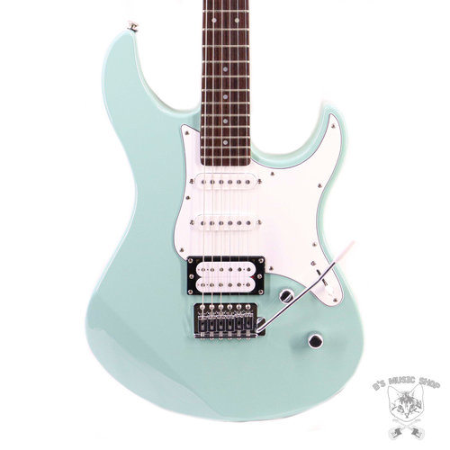 Yamaha Yamaha PAC112V SONICBLUE Sonic Blue, Dbl cut, alder body, RW fb, HSS, chrm hrdwr; coil tap Yamaha Yamaha PAC112V SONICBLUE Sonic Blue, Dbl cut, alder body, RW fb, HSS, chrm hrdwr; coil tap