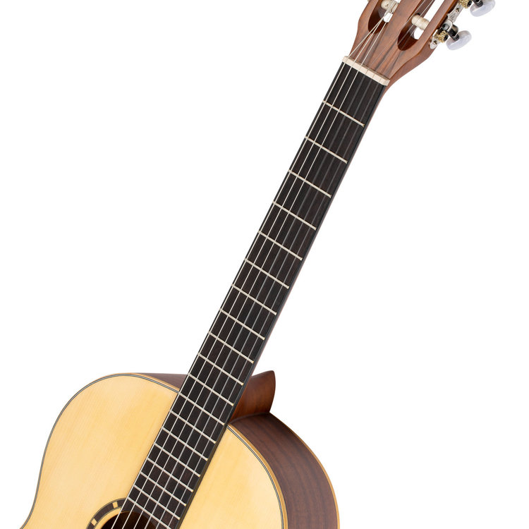 Ortega Ortega Family Series R121 Slim Neck Nylon String Guitar w/Bag