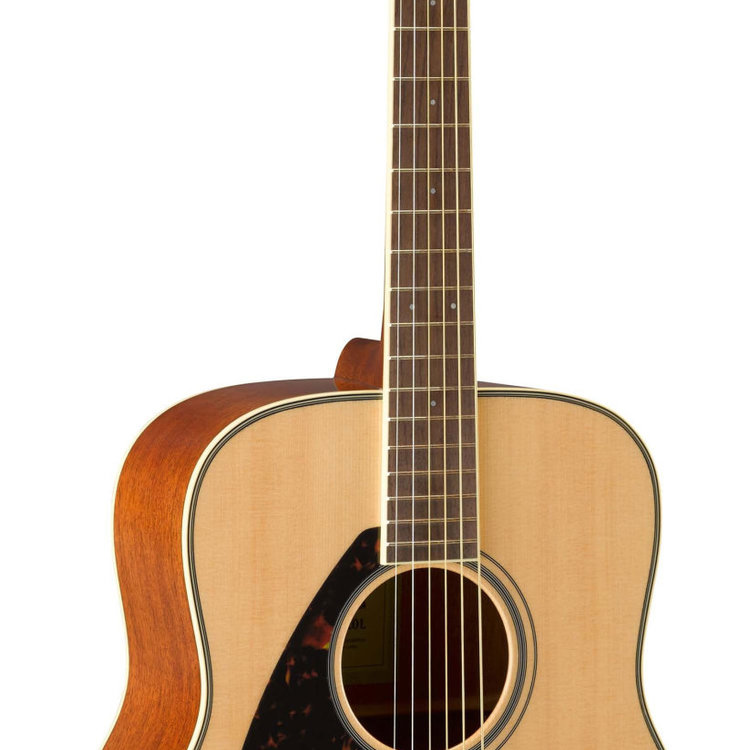 Yamaha Yamaha FG820L Lefty, natural, solid Sitka spruce top, mahogany back and sides, walnut fretboard and bridge