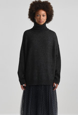 Noir charbon T- neck sweater