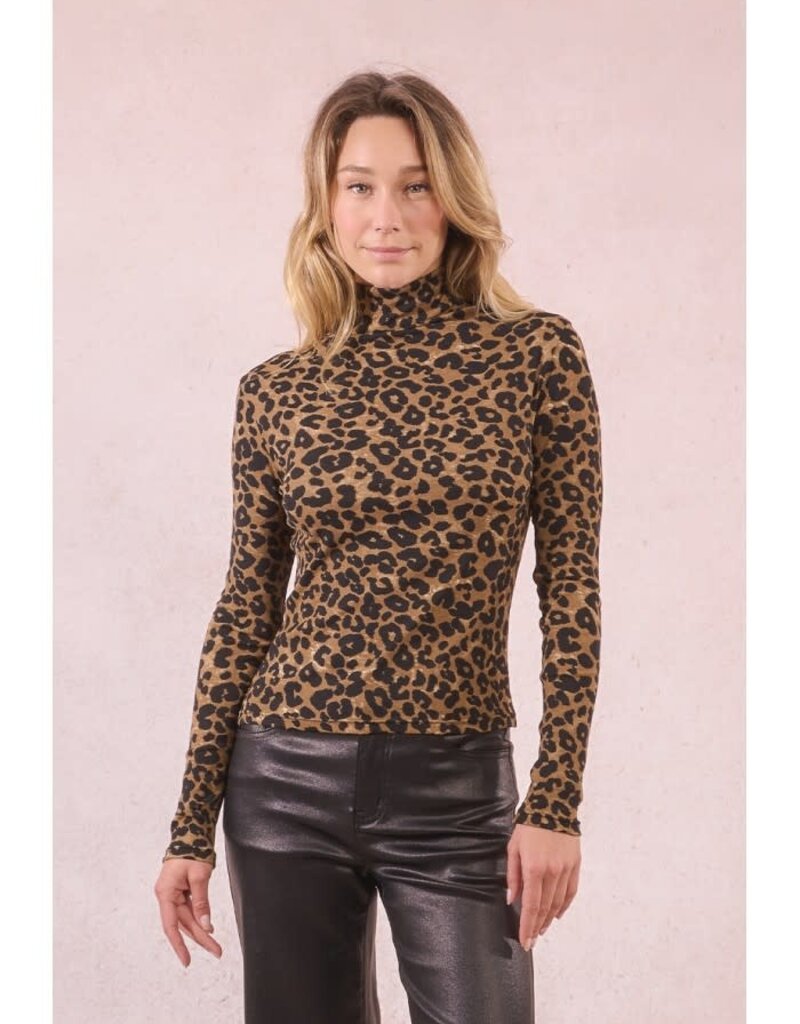 Leopard knit mockneck