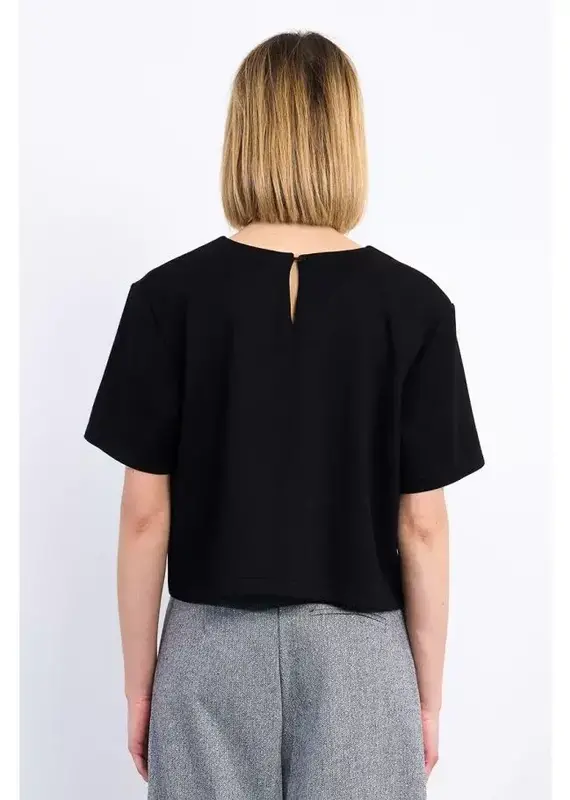 Keyhole back top