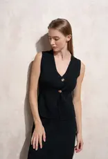 Knit vest w/gld button