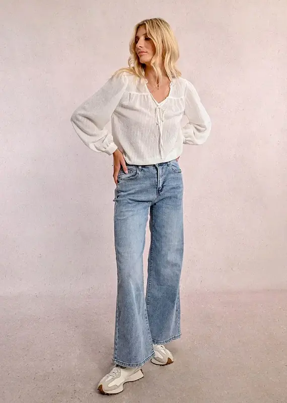 HIGH-WAISTED WIDE-LEG JEANS