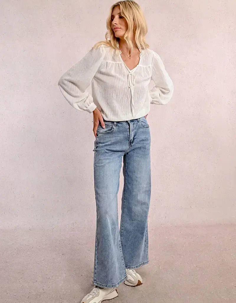 HIGH-WAISTED WIDE-LEG JEANS