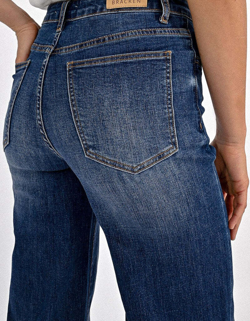 HIGH-WAISTED WIDE-LEG JEANS