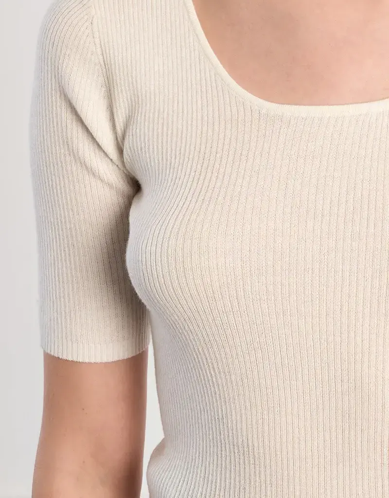 Keyhole back knit top s/s