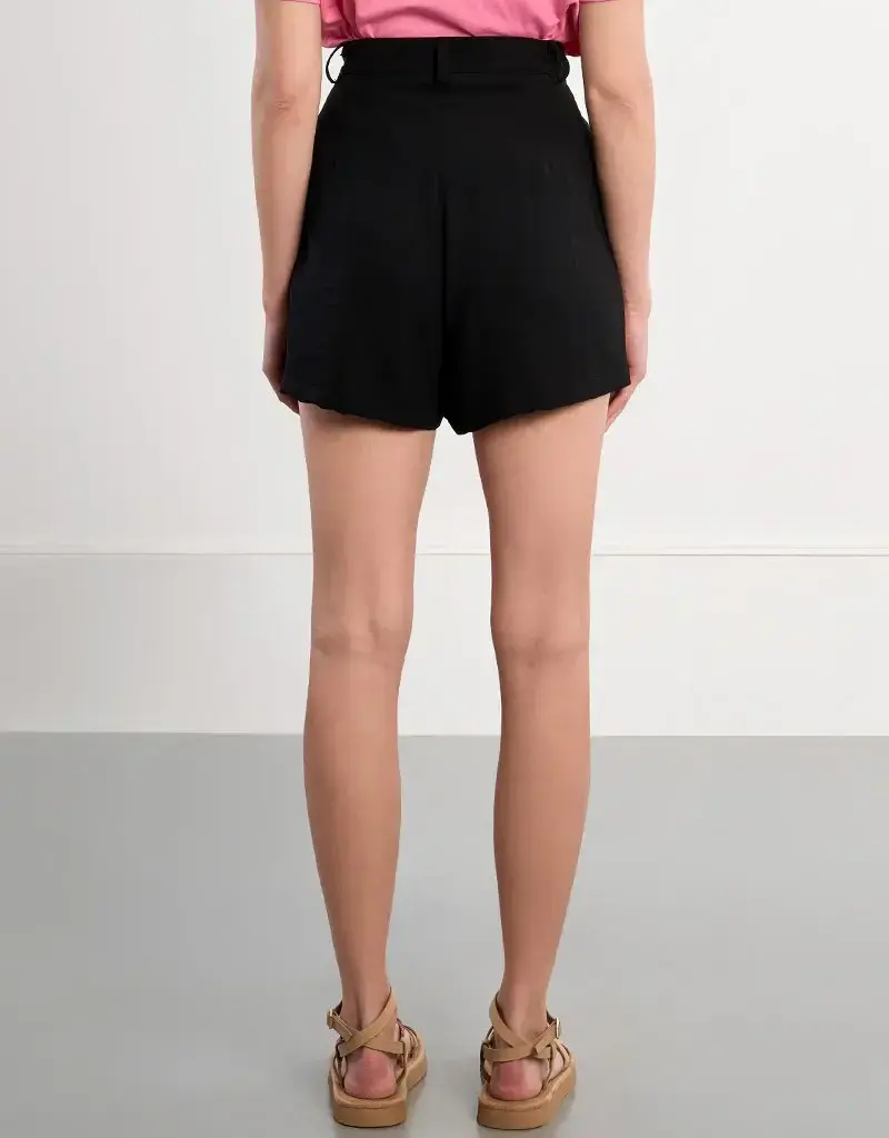 Light short w/pocket