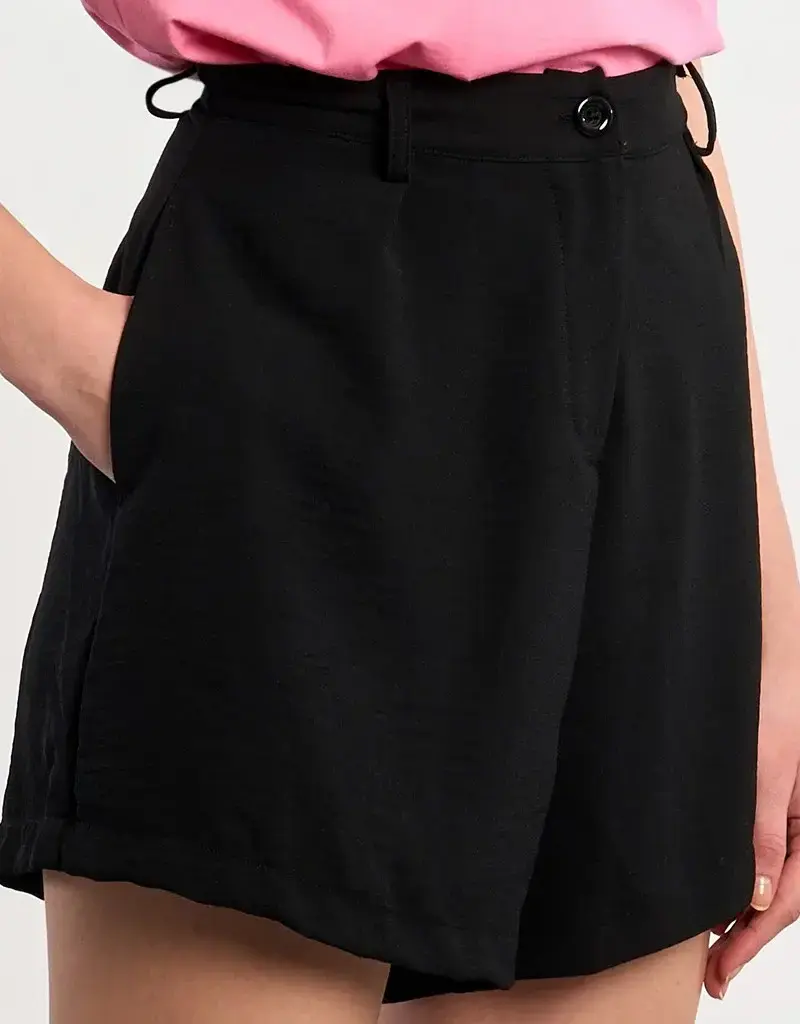 Light short w/pocket