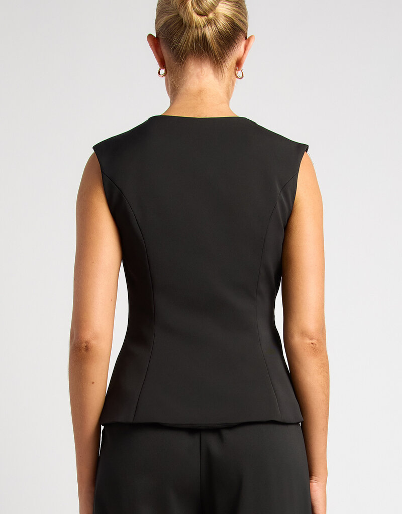 Crossover vest