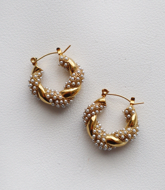 Jessa Jewelry Nellie Pearl Gold Twist Hoop Earrings