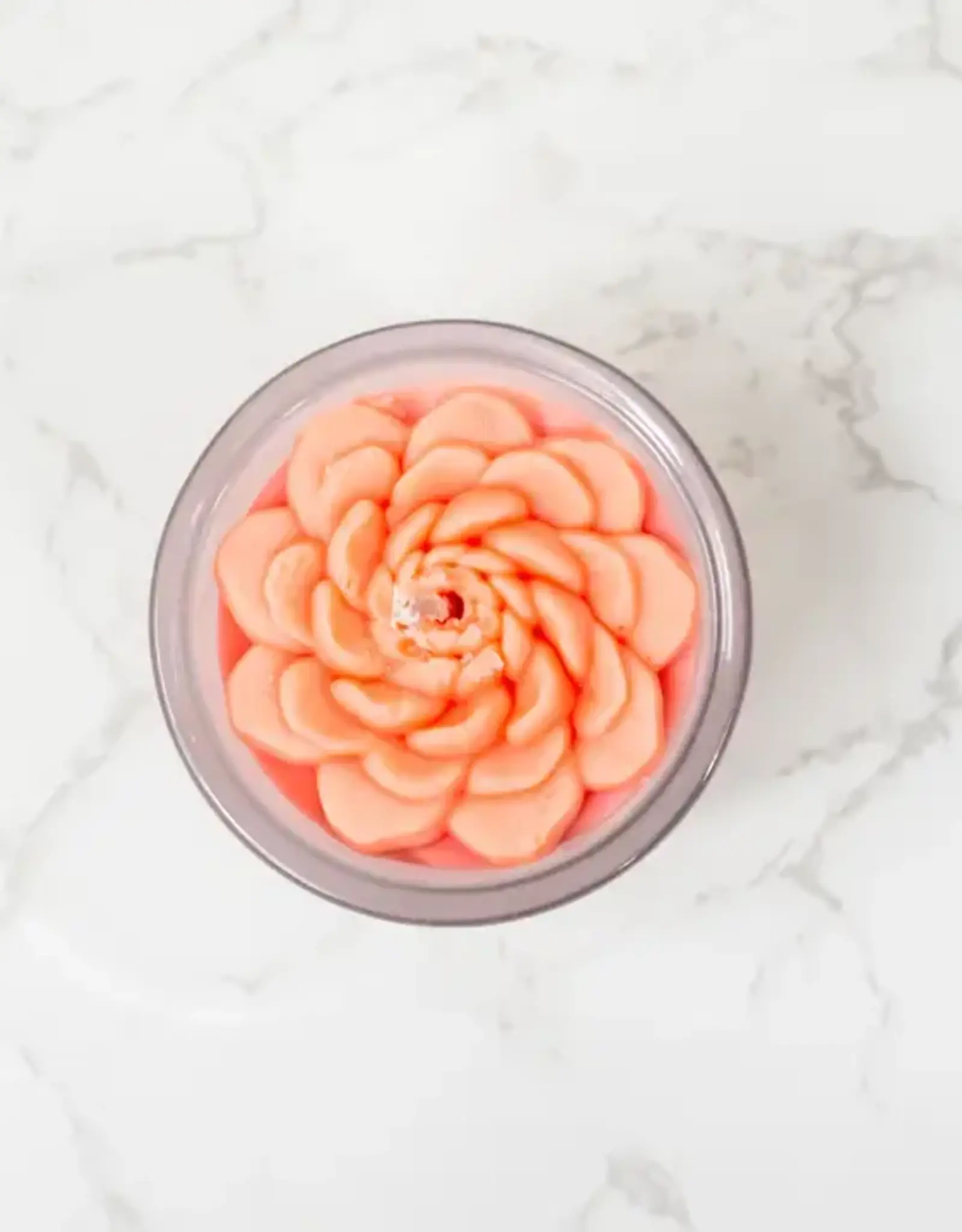 Multifaceted Flower Candle- Ranunculus 2.5 oz