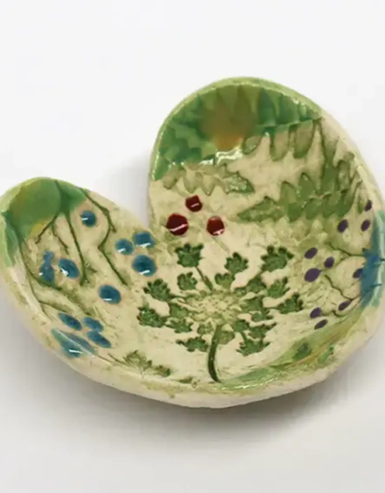 Walton Clay Studio Heart Small Pressed Flowers 3 1/2" dia.