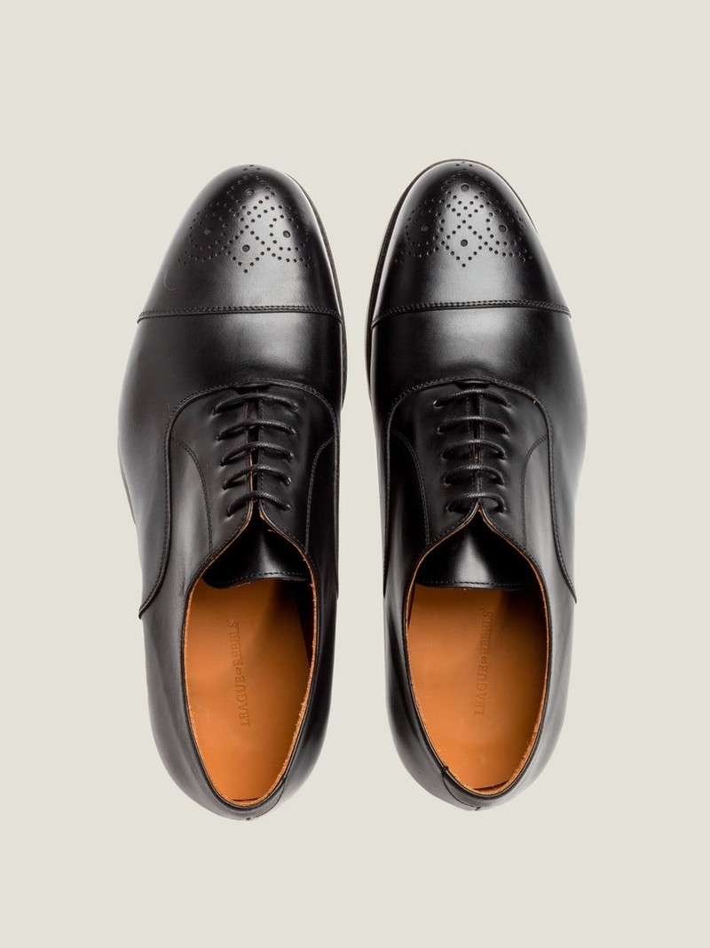 Essentials Black 01 Oxford Shoe