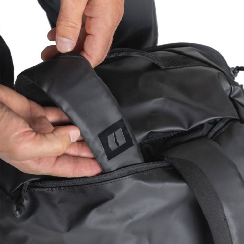 Armada 60 L Duffle-Black (2023)