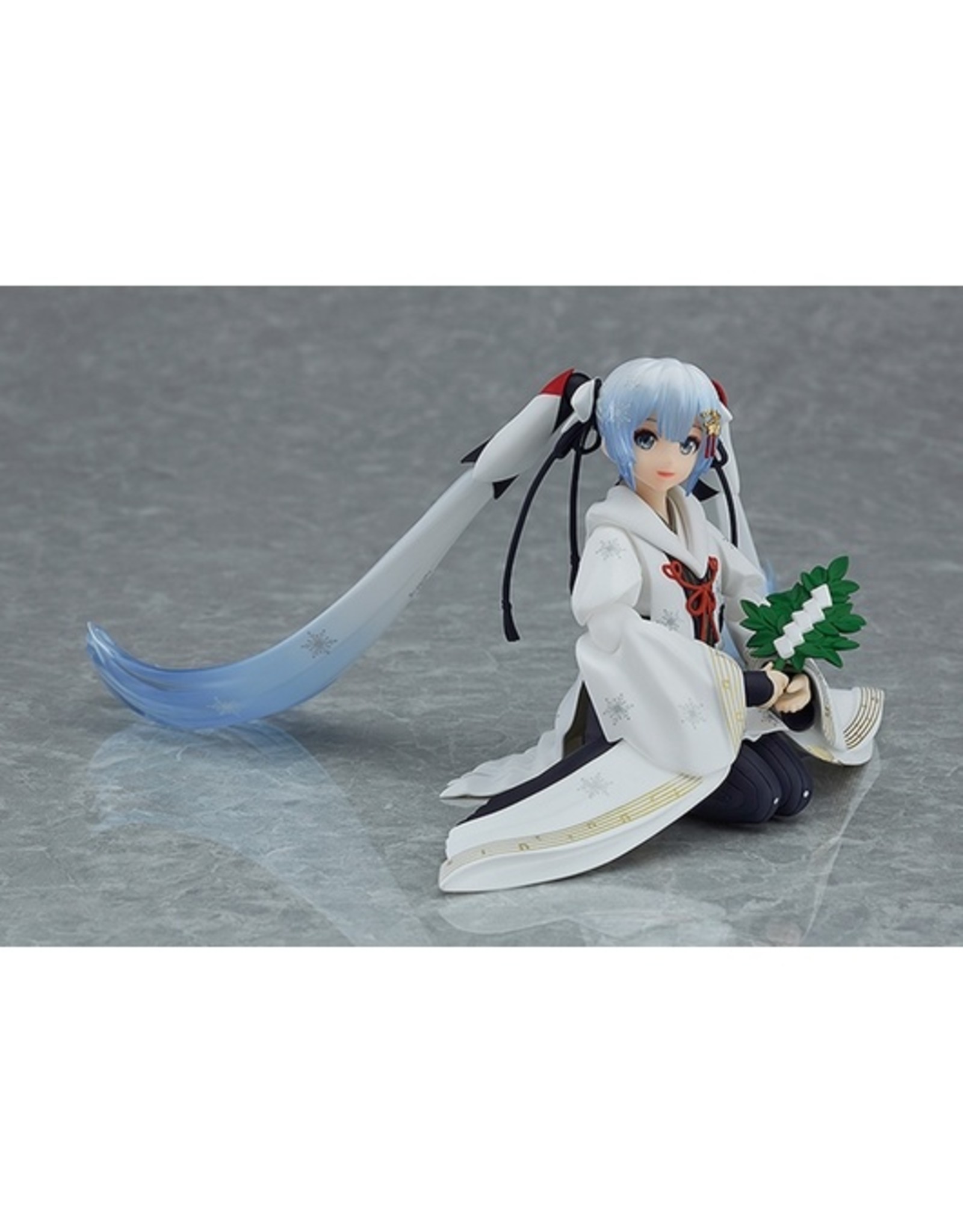 Figma #EX-045 Snow Miku 2018 Snow Crane Priestess Ver.