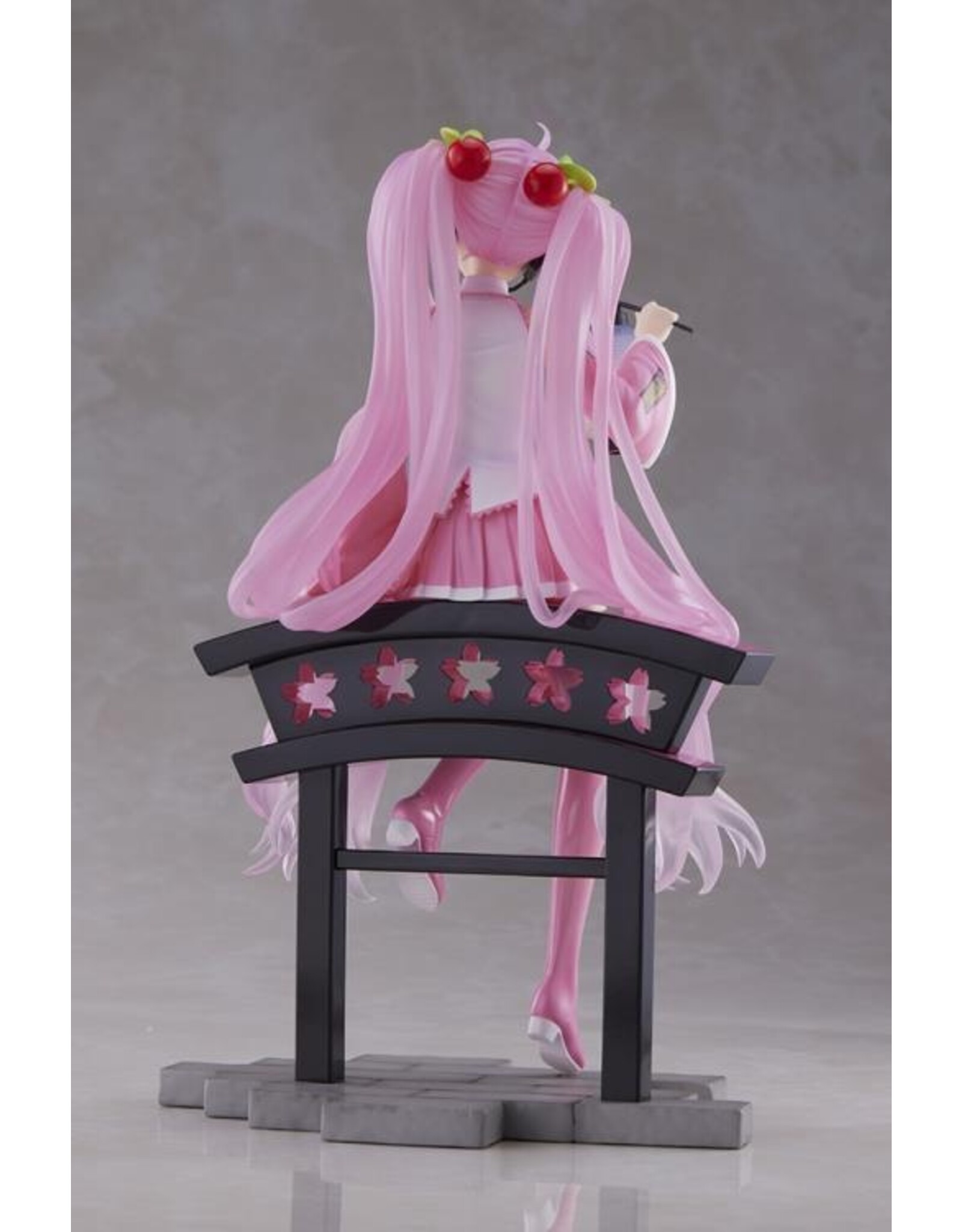 Sakura Miku AMP+ Figure Sakura Lantern Ver.