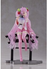 Sakura Miku AMP+ Figure Sakura Lantern Ver.