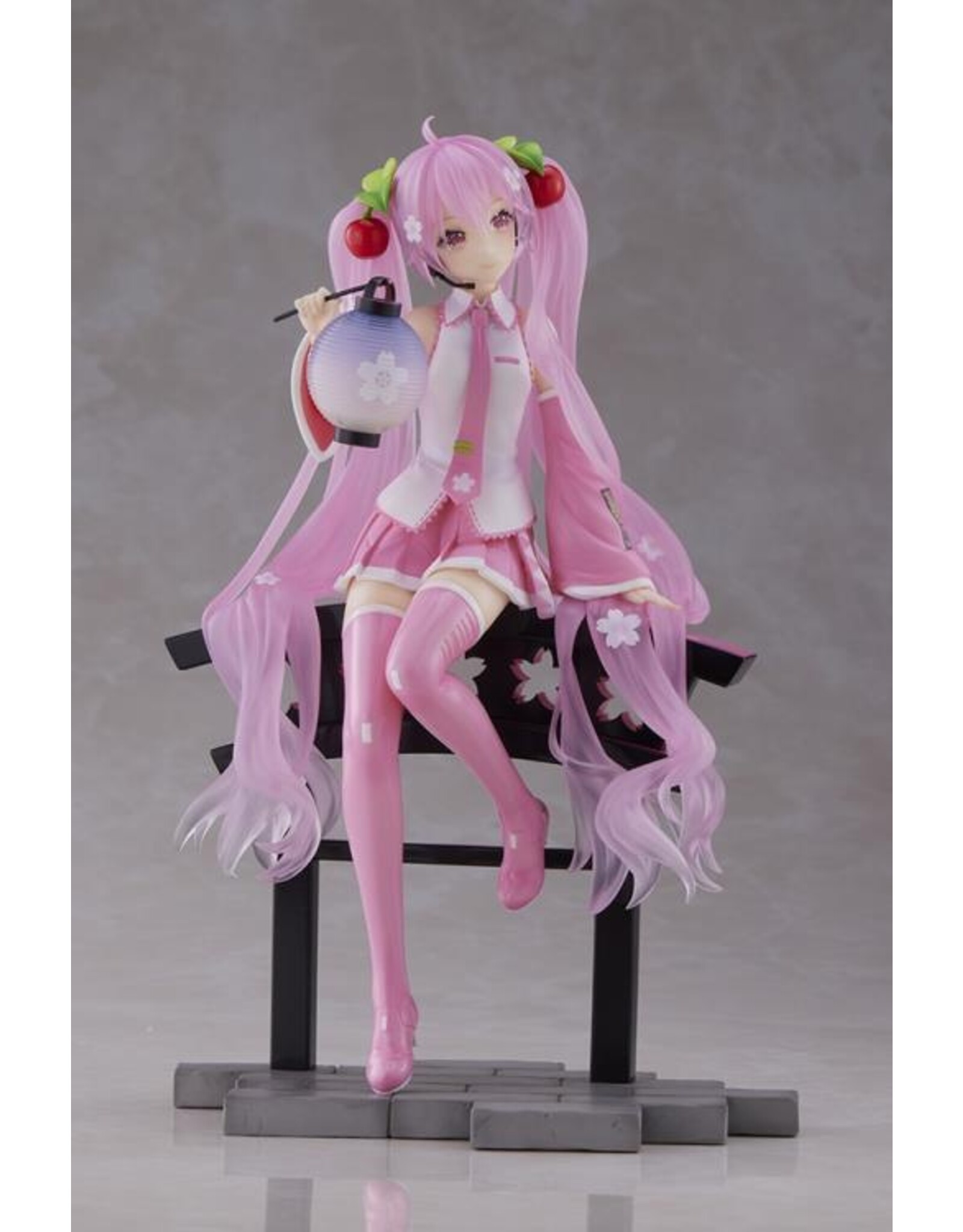 Sakura Miku AMP+ Figure Sakura Lantern Ver.