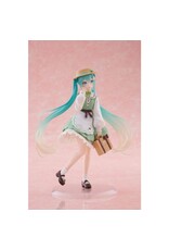 Hatsune Miku Fashion Country Ver. Figure *Pre-order*
