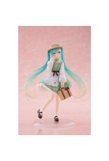 Hatsune Miku Fashion Country Ver. Figure *Pre-order*
