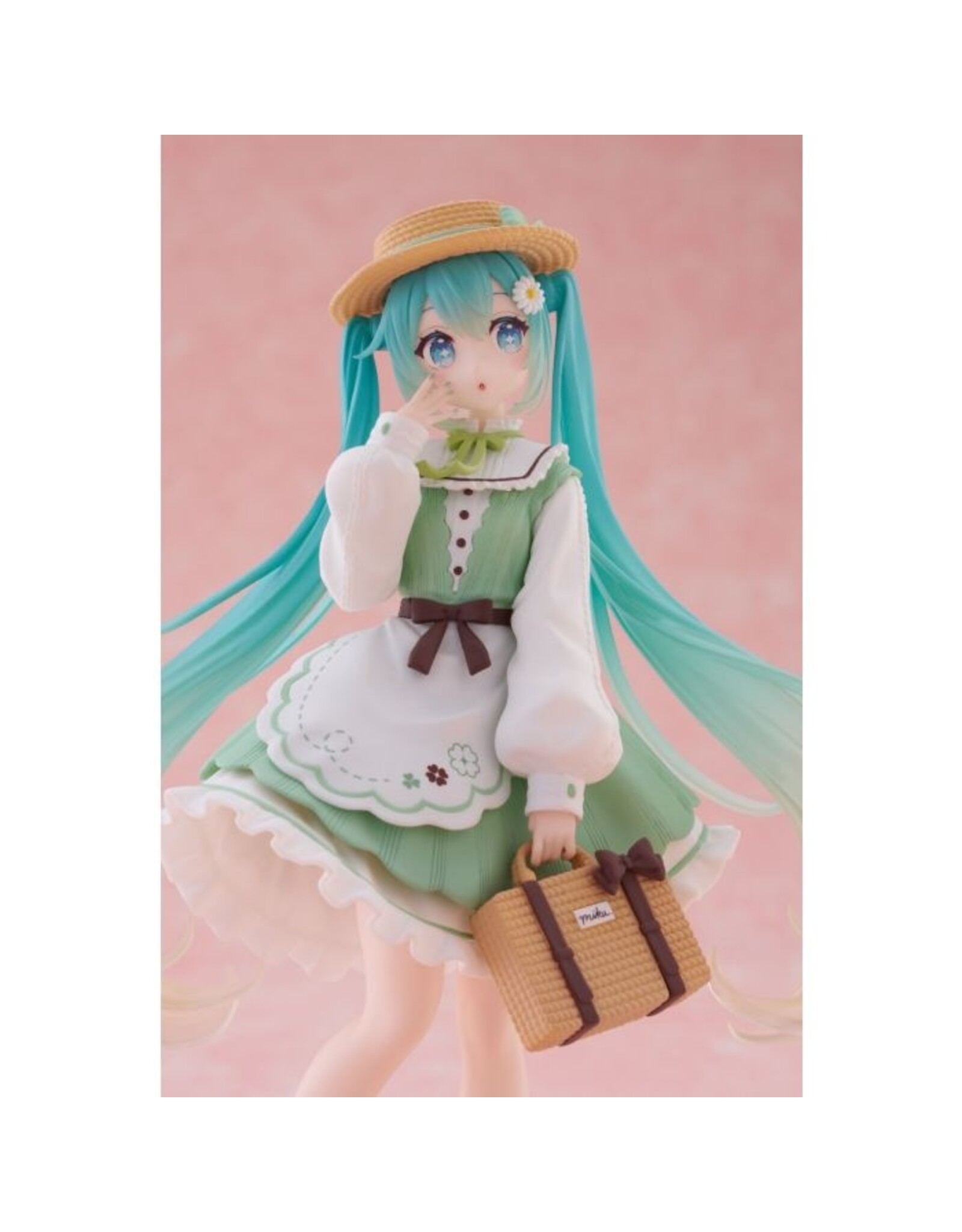 Hatsune Miku Fashion Country Ver. Figure *Pre-order*
